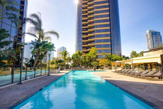 100 Harbor Dr, San Diego CA: https://media.crmls.org/mediaz/e3f9158e-34d2-452e-b92c-c3a729886dc4.jpg