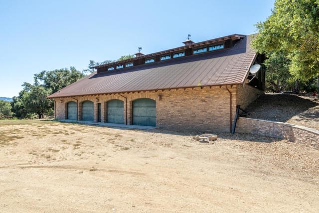 10265 Calle De Robles, Carmel Valley CA: https://media.crmls.org/mediaz/e3f941a8-3e2c-486b-b405-317b42660143.jpg