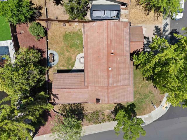 7606 Desertwood Ln, Pleasanton CA: https://media.crmls.org/mediaz/e3f97dc2-18eb-4eb9-89c9-5407e1aa35e9.jpg