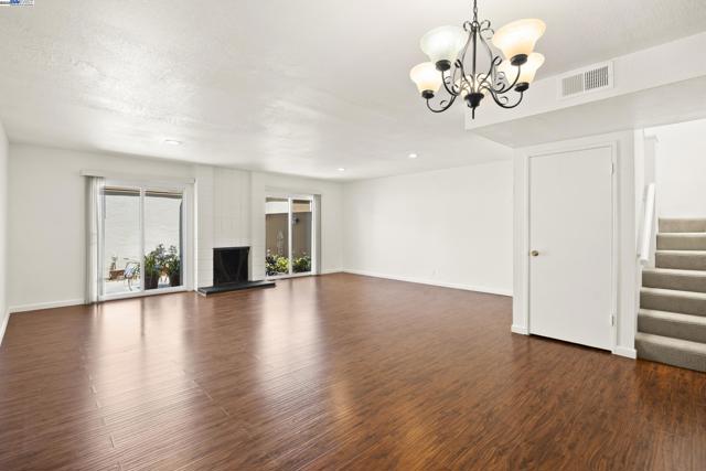 3112 La Campania, Alameda CA: https://media.crmls.org/mediaz/e3f97f1d-c413-450d-b62b-0c9b5bc93402.jpg