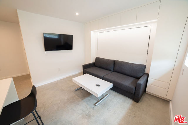 14 Brooks Avenue, Venice CA: https://media.crmls.org/mediaz/e3fa91f8-9392-4655-b9b5-e93c3cb1aa03.jpg