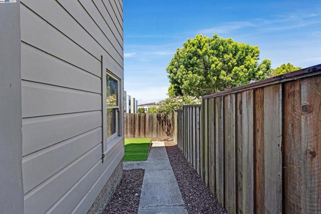 4134 Fulton St, San Francisco CA: https://media.crmls.org/mediaz/e3fad94b-b00b-4f08-841d-76e378cfdc2c.jpg