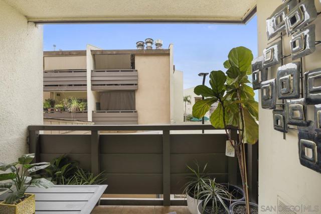 1621 Hotel Cir S, San Diego CA: https://media.crmls.org/mediaz/e3faeade-26e4-4fce-9b8c-fd3032bf6120.jpg