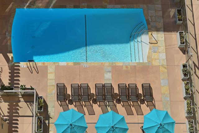 939 Coast Blvd. 5G, La Jolla CA: https://media.crmls.org/mediaz/e3fafbf6-2068-4ef9-bd2f-a6a20659e5fa.jpg