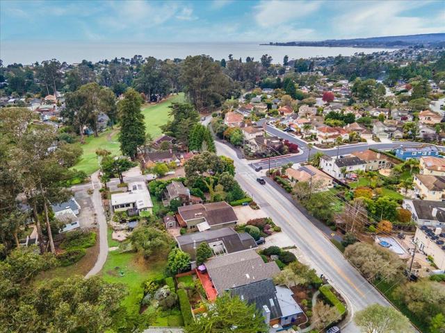 640 Rio Del Mar Boulevard, Aptos CA: https://media.crmls.org/mediaz/e3fb4416-46fe-4260-bd73-3f4efe9c5efd.jpg