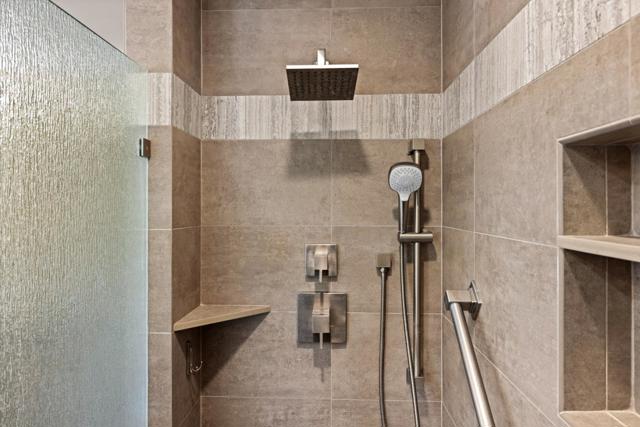 25401 Markham Lane,  CA: https://media.crmls.org/mediaz/e3fb6120-f674-4552-b740-bc9b20d48f02.jpg