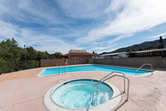 250 Farland Drive, Thousand Oaks CA: https://media.crmls.org/mediaz/e3fc9143-5497-4cba-940e-ca5c95ef912d.jpg