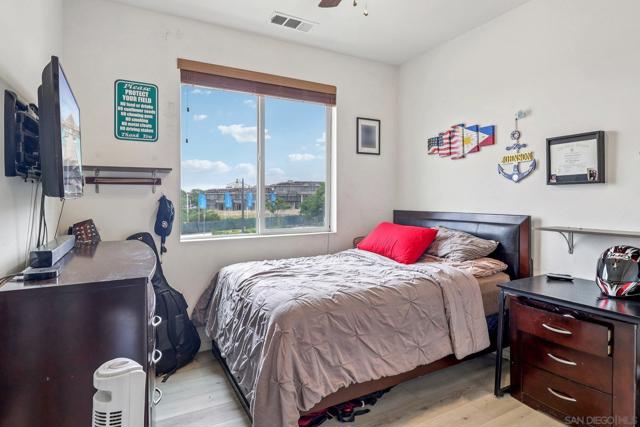 1709 Santa Carolina, Chula Vista CA: https://media.crmls.org/mediaz/e3fc926e-7171-4c73-b6d1-fc4d33001062.jpg