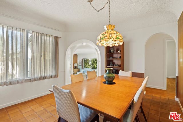 1903 Holmby Avenue, Los Angeles CA: https://media.crmls.org/mediaz/e3fd41d1-85b0-49a9-9f3f-772a7302dd80.jpg