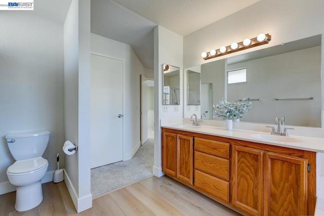 8524 Oak Harbour Ct, Fair Oaks CA: https://media.crmls.org/mediaz/e3fd4663-bab5-40bd-9e33-d555096b79c3.jpg