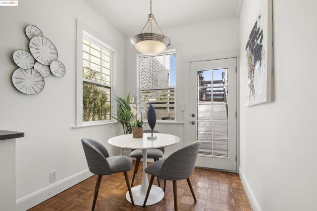 3555 17th St., San Francisco CA: https://media.crmls.org/mediaz/e3fd7145-e4a8-412d-93e0-01b8c23d7f8c.jpg
