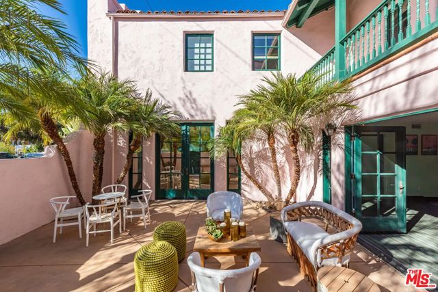 202 Canada Street, Ojai CA: https://media.crmls.org/mediaz/e3fda9b9-78e9-486a-8db7-193d0f872aa3.jpg