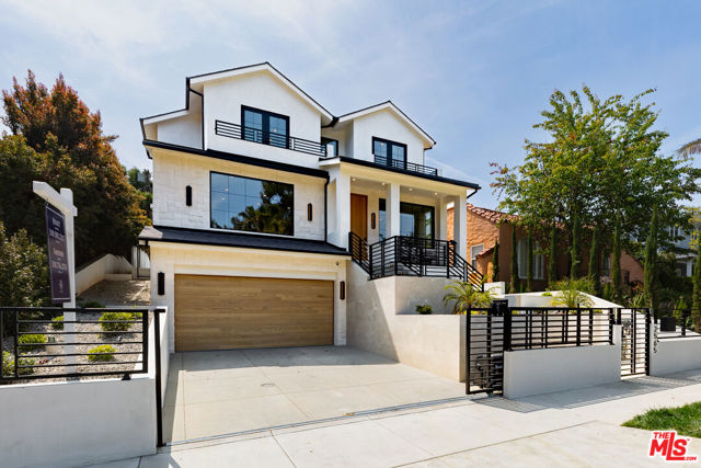 2565 Patricia Avenue, Los Angeles CA: https://media.crmls.org/mediaz/e3fe1ebd-9213-4760-ba43-644fc7cacdba.jpg