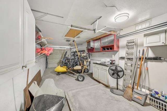 42720 Kansas Street, Palm Desert CA: https://media.crmls.org/mediaz/e3fe49a3-6275-42a3-be85-352c3a0c8dfd.jpg