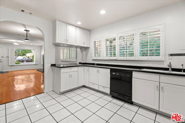 2126 Selby Avenue, Los Angeles CA: https://media.crmls.org/mediaz/e3fe5ba2-bb2f-4b32-b99d-255ac5c548a0.jpg