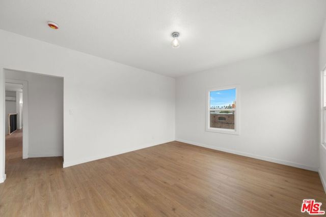 1912 7th Avenue, Los Angeles CA: https://media.crmls.org/mediaz/e3fe7fab-eebd-4ff1-99df-9ad375d3e34a.jpg