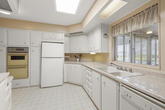 650 S Rancho Santa Fe Road, San Marcos CA: https://media.crmls.org/mediaz/e3fe808b-1fbf-4f47-8d98-e47c28b00180.jpg
