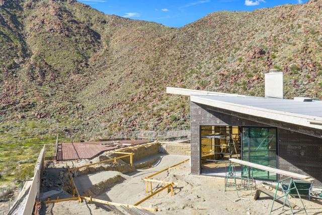 1133 W Dolores Court, Palm Springs CA: https://media.crmls.org/mediaz/e3ff1c9d-dbf0-491e-9d72-340c335f21ab.jpg