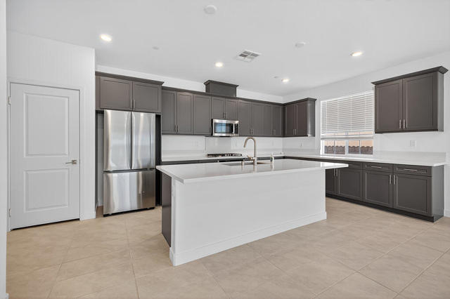 73514 Cierra Street, Palm Desert CA: https://media.crmls.org/mediaz/e4000d50-a25d-4e27-8197-413fb93dd292.jpg