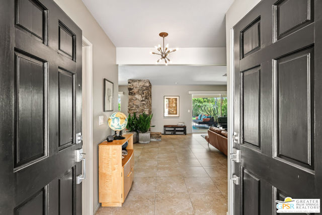 2072 S Bobolink Lane, Palm Springs, CA 92264
