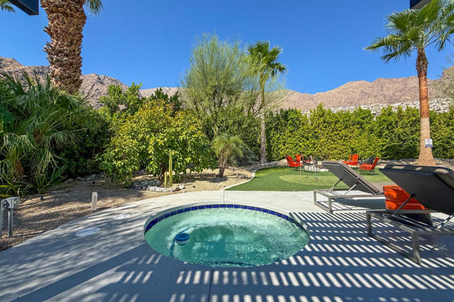 783 N Rose Avenue, Palm Springs CA: https://media.crmls.org/mediaz/e400e333-93e3-4eda-a52d-0ce5bc5fcbc3.jpg