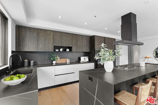 1618 Hilts Avenue, Los Angeles CA: https://media.crmls.org/mediaz/e40104ae-6b66-4fad-8688-6cd1f2d81fde.jpg