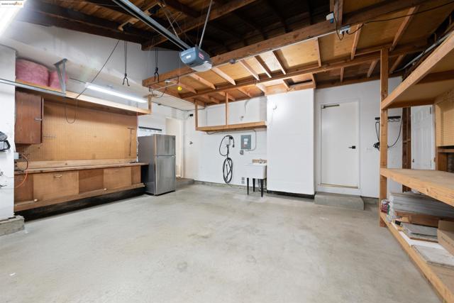 Image 31 of 41 For 7796 Surrey Ln