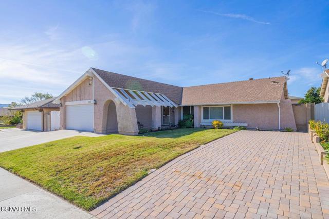 2705 N Broadmoor Avenue, Simi Valley CA: https://media.crmls.org/mediaz/e40173d4-a8a8-4e44-95ca-8d2ef83ab278.jpg