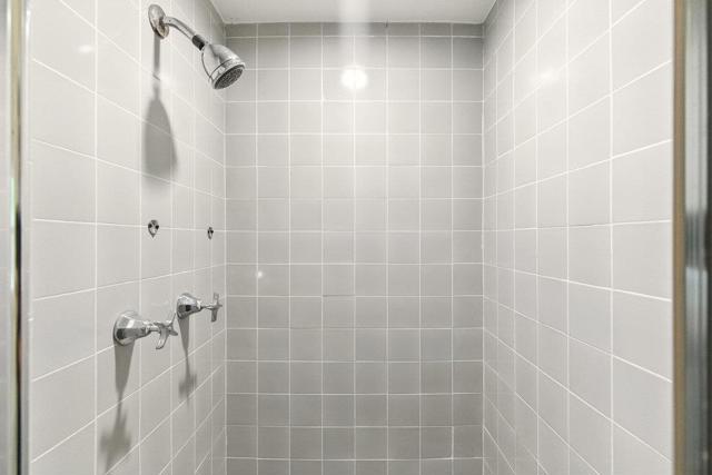 341 Linfield Drive, Menlo Park CA: https://media.crmls.org/mediaz/e401d5d3-aeb7-421d-8326-254b2459efd9.jpg