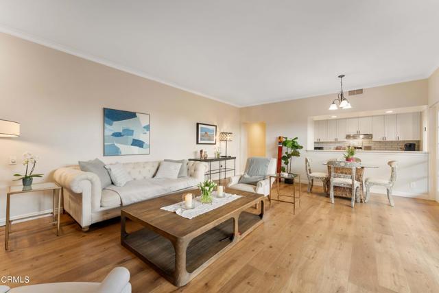 Detail Gallery Image 5 of 35 For 121 S Wilson Ave #102,  Pasadena,  CA 91106 - 2 Beds | 2 Baths