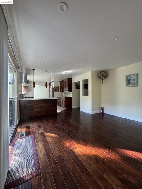 8 Juniper Way, Moraga CA: https://media.crmls.org/mediaz/e4025c1e-cd8b-4aad-9004-b2c29c9d5f7f.jpg
