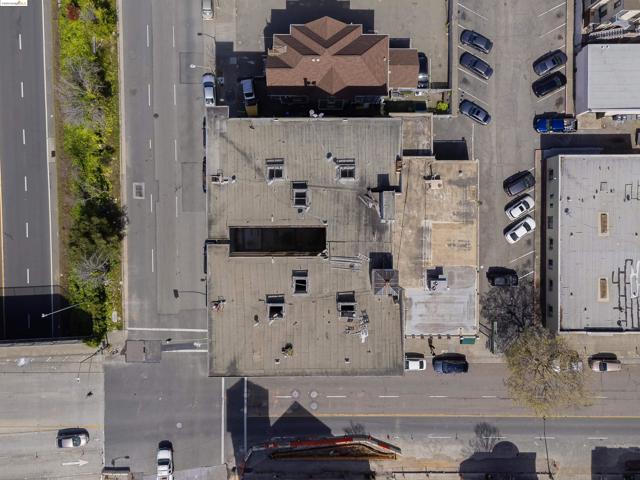 Image 7 of 28 For 680 14th St  