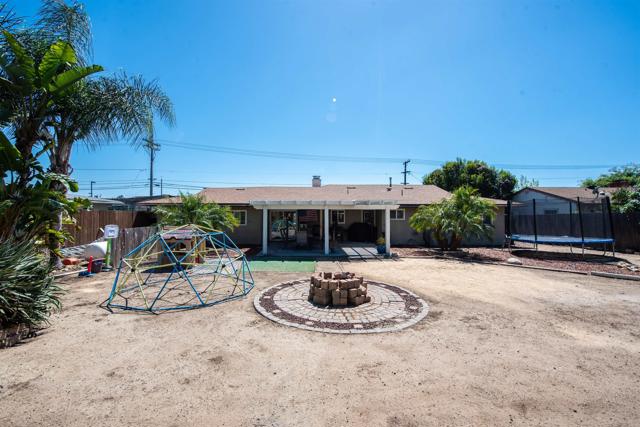 Detail Gallery Image 29 of 63 For 2094 Thibodo Ct, Vista,  CA 92081 - 3 Beds | 2 Baths