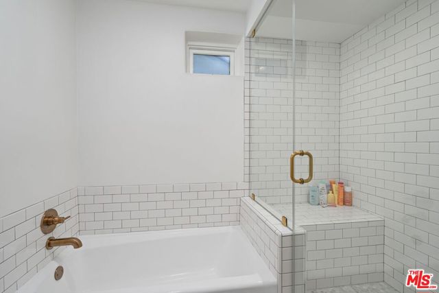 15257 Encanto Drive, Sherman Oaks CA: https://media.crmls.org/mediaz/e4035c4f-b243-455a-8e23-2e147993f56c.jpg
