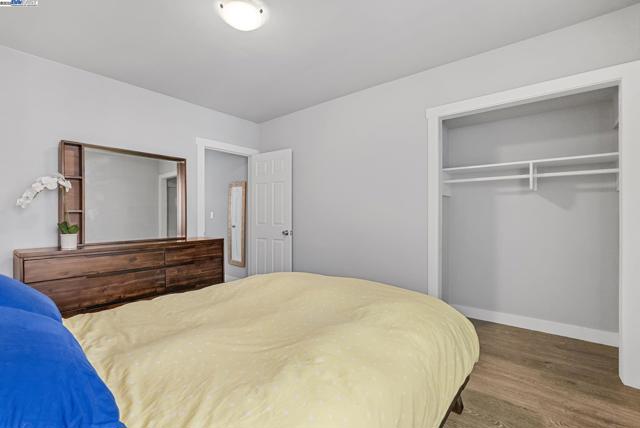 25910 Westview Way, Hayward CA: https://media.crmls.org/mediaz/e403c099-6efc-4841-b2e0-05a21b9b4d0e.jpg