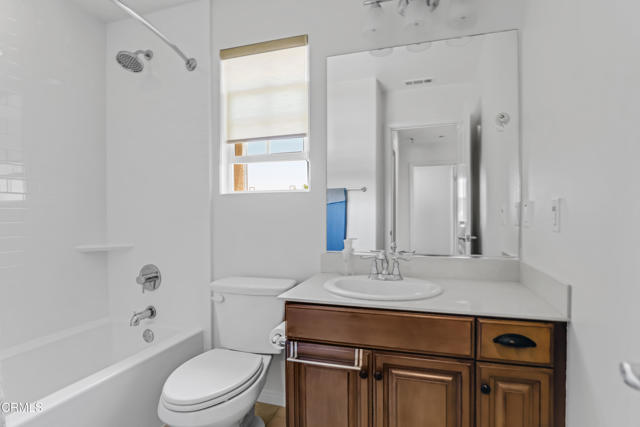 665 Tiber River Way, Oxnard CA: https://media.crmls.org/mediaz/e403c362-d07c-479d-82d1-b87d783cbd1b.jpg