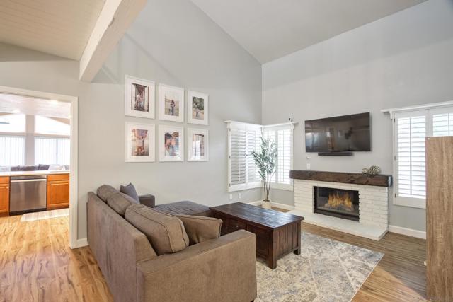 2258 Charise St, Escondido CA: https://media.crmls.org/mediaz/e403e94b-b7e0-4048-9107-6754ea013e5e.jpg