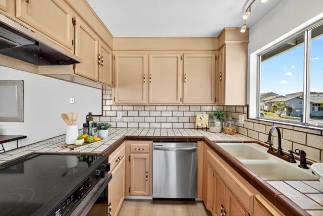 18848 Eisenhower Street, Salinas CA: https://media.crmls.org/mediaz/e404e8c8-e7ff-45a4-b7c7-27798edce7ea.jpg