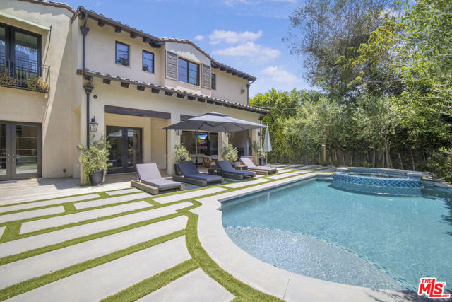 439 S Spalding Dr, Beverly Hills CA: https://media.crmls.org/mediaz/e4050e0d-05c3-4815-8de9-a90237b48f07.jpg