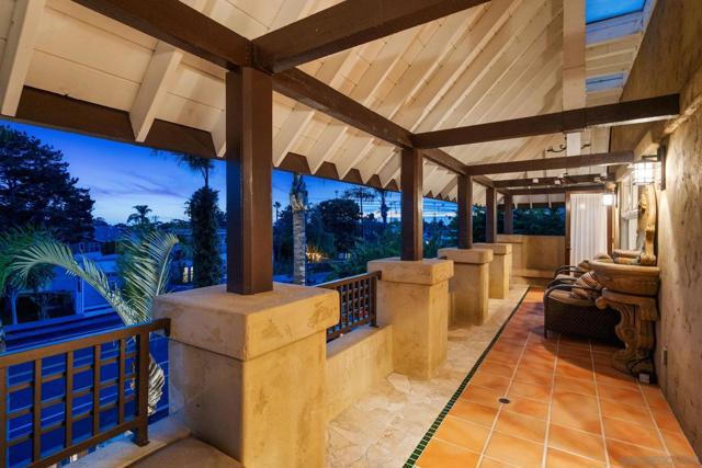 1728 West Lewis, San Diego CA: https://media.crmls.org/mediaz/e40582e2-c9b8-4fc0-8eec-02bd0662ec9c.jpg