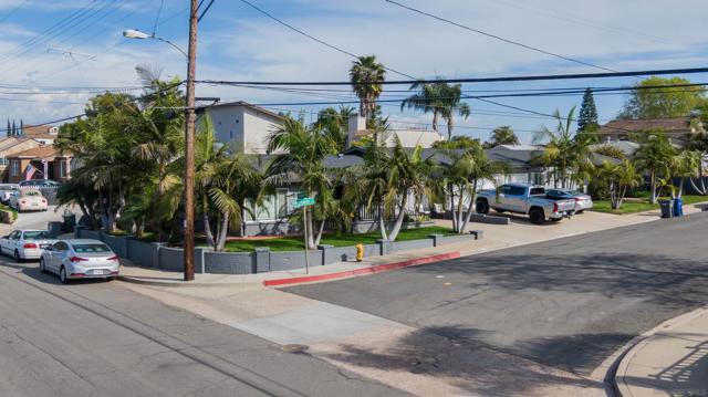 4875 77 Normandie, La Mesa CA: https://media.crmls.org/mediaz/e405d464-fcce-4810-ad80-9c4b7fcb8286.jpg