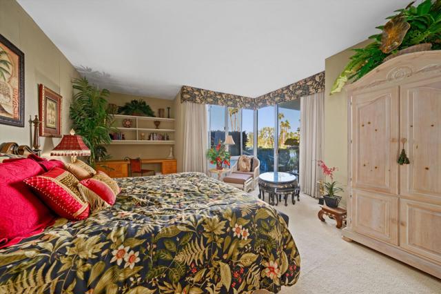 900 Island Drive, Rancho Mirage CA: https://media.crmls.org/mediaz/e405f314-26bf-4ee0-a689-1ba0e1462ecf.jpg
