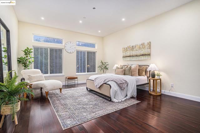130 Arbor View Ln, Lafayette CA: https://media.crmls.org/mediaz/e40639b0-61c1-456d-91ce-da215820ef41.jpg