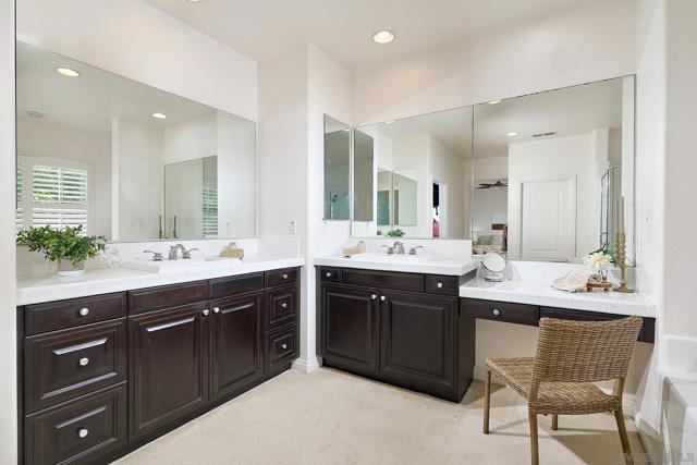 7319 Paseo Capuchina, Carlsbad CA: https://media.crmls.org/mediaz/e4065c52-be00-4042-b060-184dd99b0289.jpg