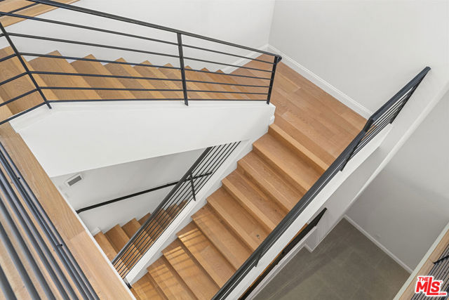 530 N Alta Vista Boulevard, Los Angeles CA: https://media.crmls.org/mediaz/e406be05-a9b7-46b5-b566-544b91ec1a1f.jpg