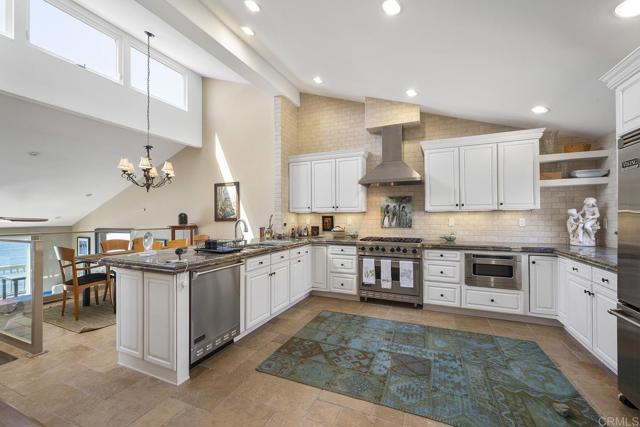1744 Tattenham Road, Encinitas CA: https://media.crmls.org/mediaz/e4077fd6-880c-44b2-99b5-6628c3d65b2d.jpg
