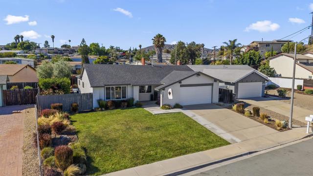 9480 Avenida Acero, Spring Valley CA: https://media.crmls.org/mediaz/e4081c72-92ea-47ff-b1e1-1c97970e8637.jpg