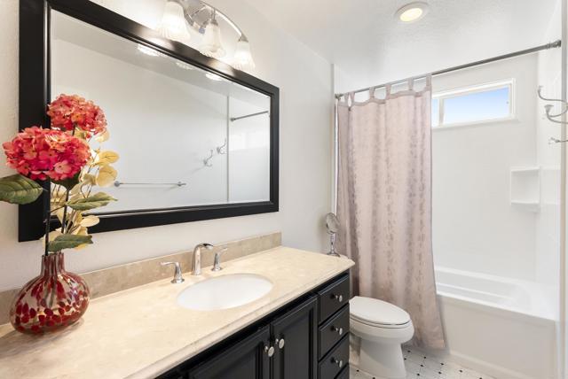 1222 N Creekside Drive, Chula Vista CA: https://media.crmls.org/mediaz/e40854ed-0326-4c30-91be-bbf66ba07100.jpg