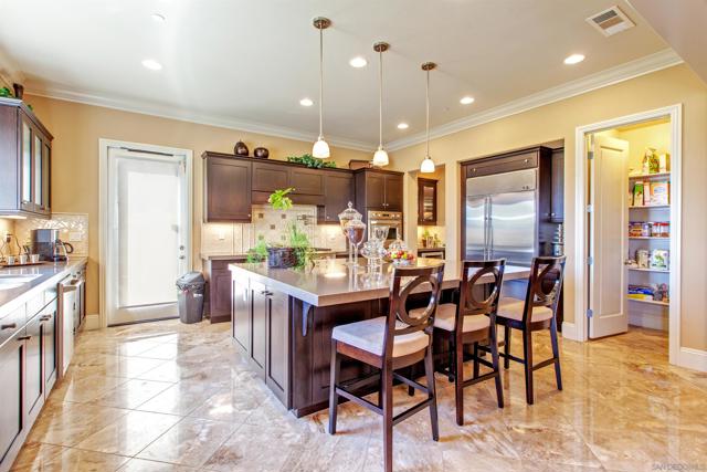 671 Via Maggiore, Chula Vista CA: https://media.crmls.org/mediaz/e4086c8c-b2c2-4ec8-a479-5e069d037641.jpg