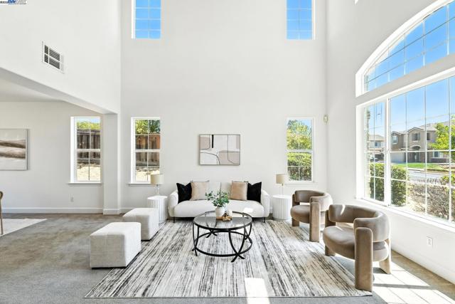 3909 Danbury Way, Fairfield CA: https://media.crmls.org/mediaz/e408db52-b33b-4fe0-be54-97ee3f7a69c4.jpg